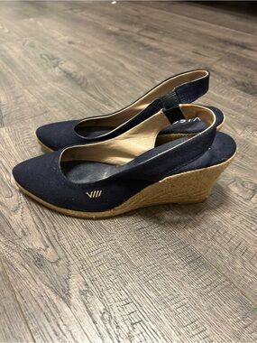 Viscata Barcelona Navy Slingback Wedge - Pointed Toe